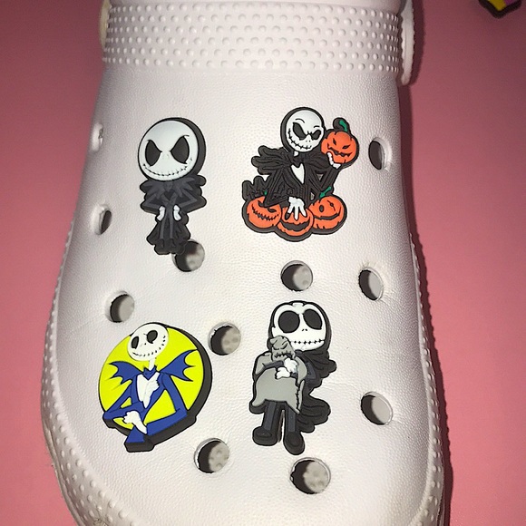 The nightmare before Christmas Croc charms! There are 11 pieces! - Picture 2 of 3